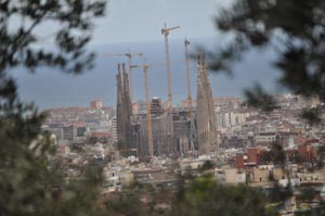     (Templo de la Sagrada Familia)